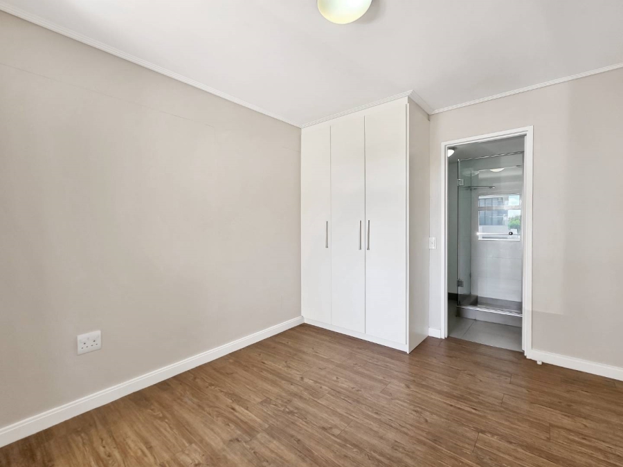 2 Bedroom Property for Sale in Vredehoek Western Cape